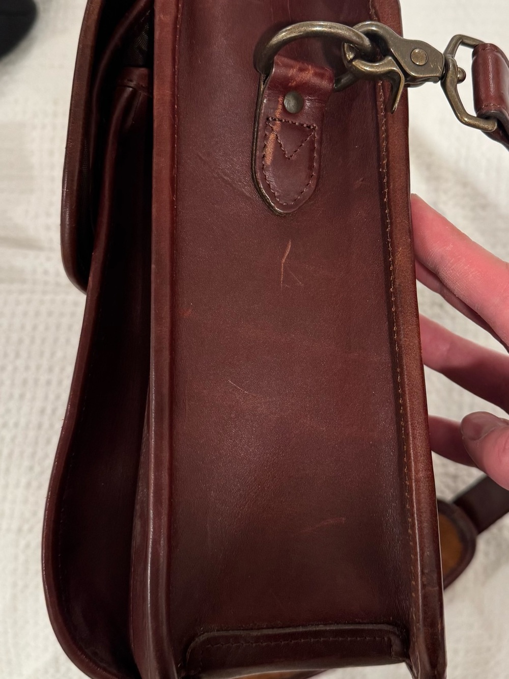 Allen Edmonds Genuine Leather Briefcase / Messenger Bag – Brown - Picture 4 of 8